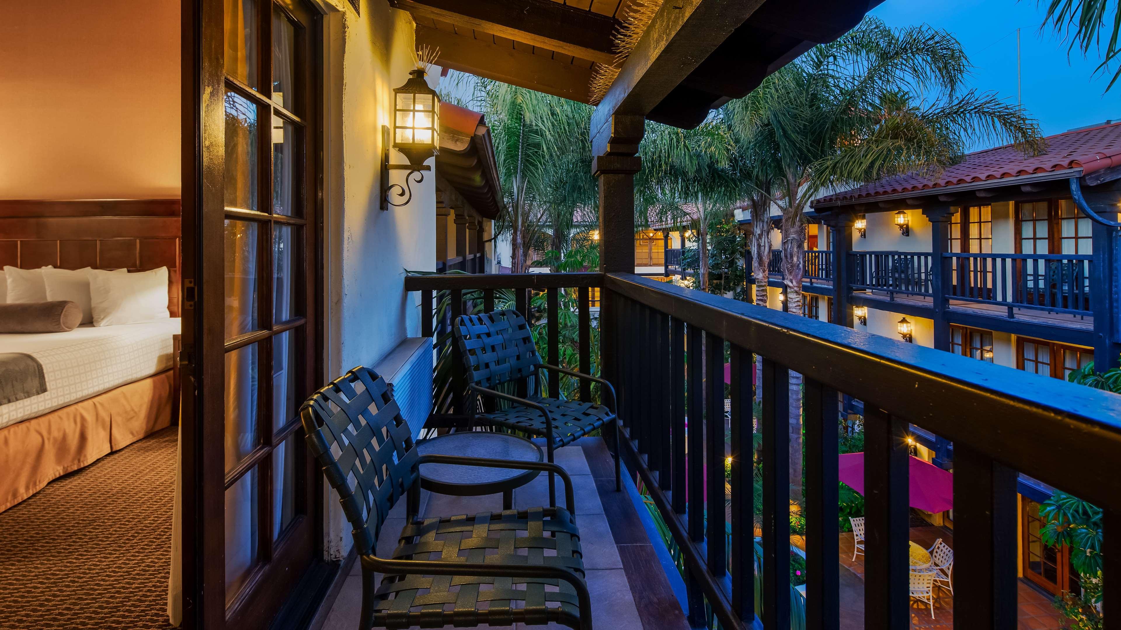 Western Hotel 4*