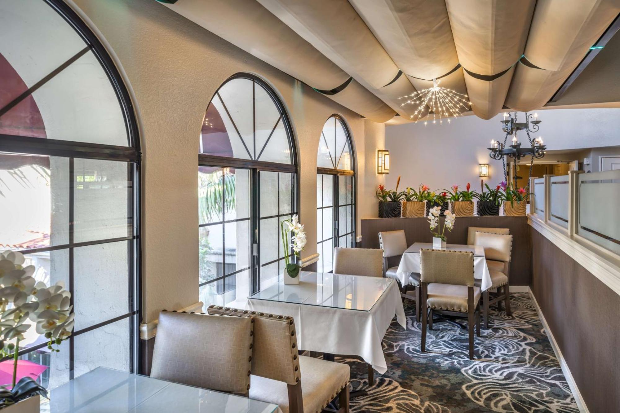Western 4* Carpinteria