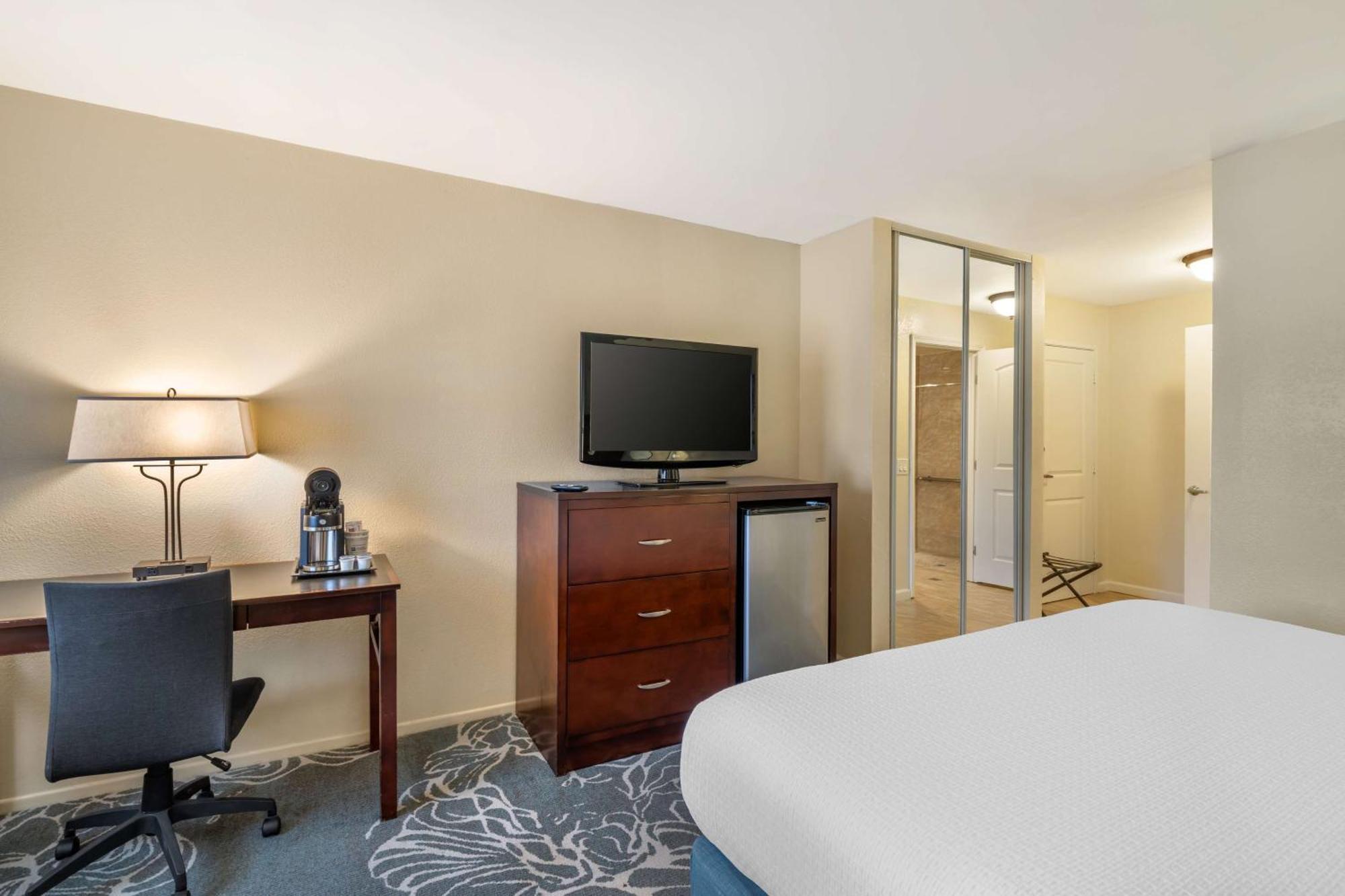 Western 4* Carpinteria