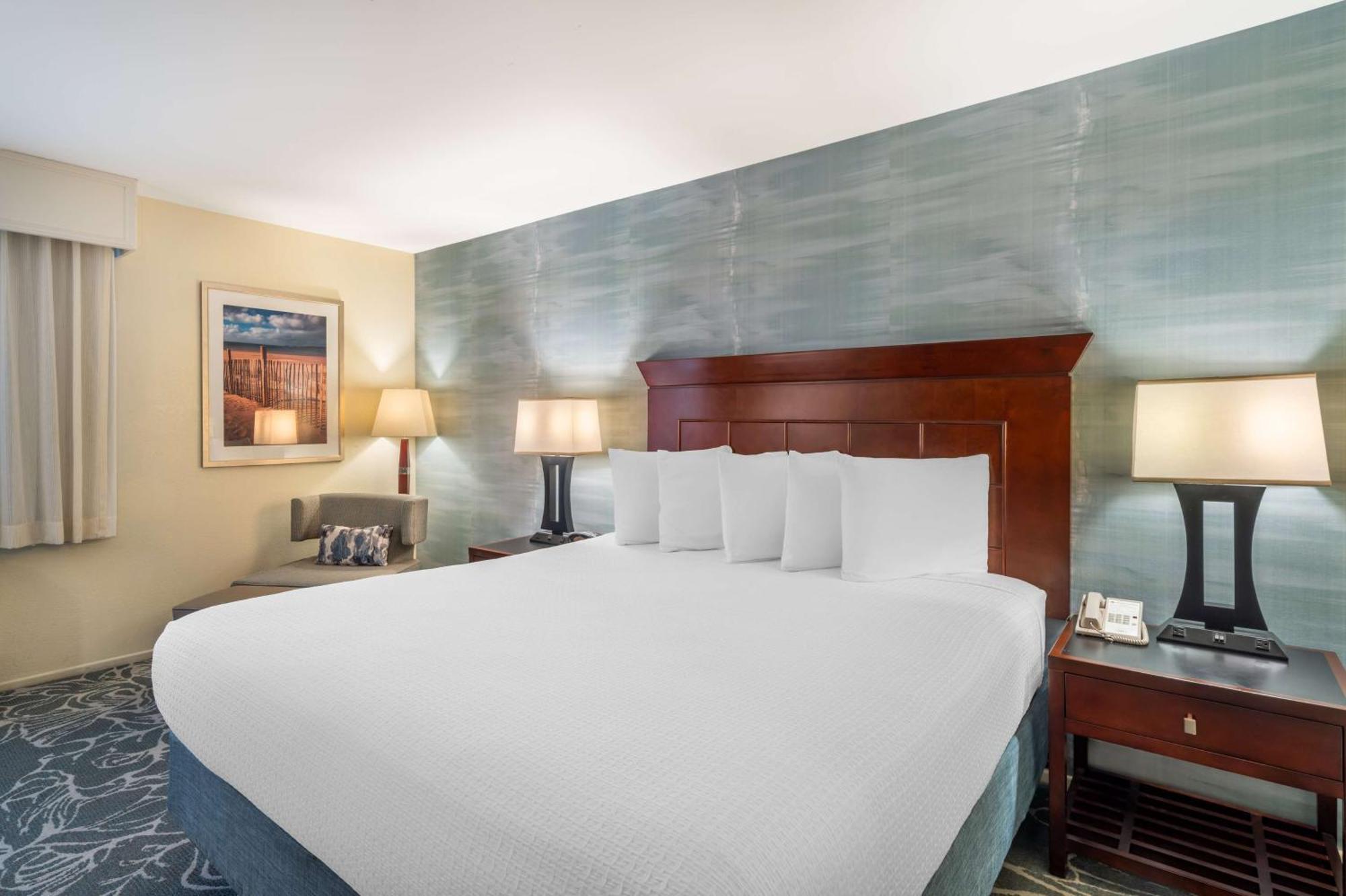 Western Hotel 4*
