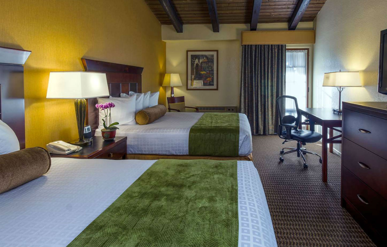 Western Hotel 4*